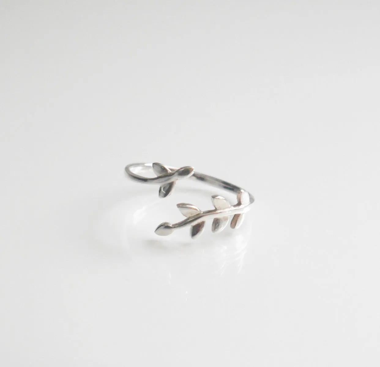 Brunch Leaves Adjustable Ring  .925 Sterling Silver Ring