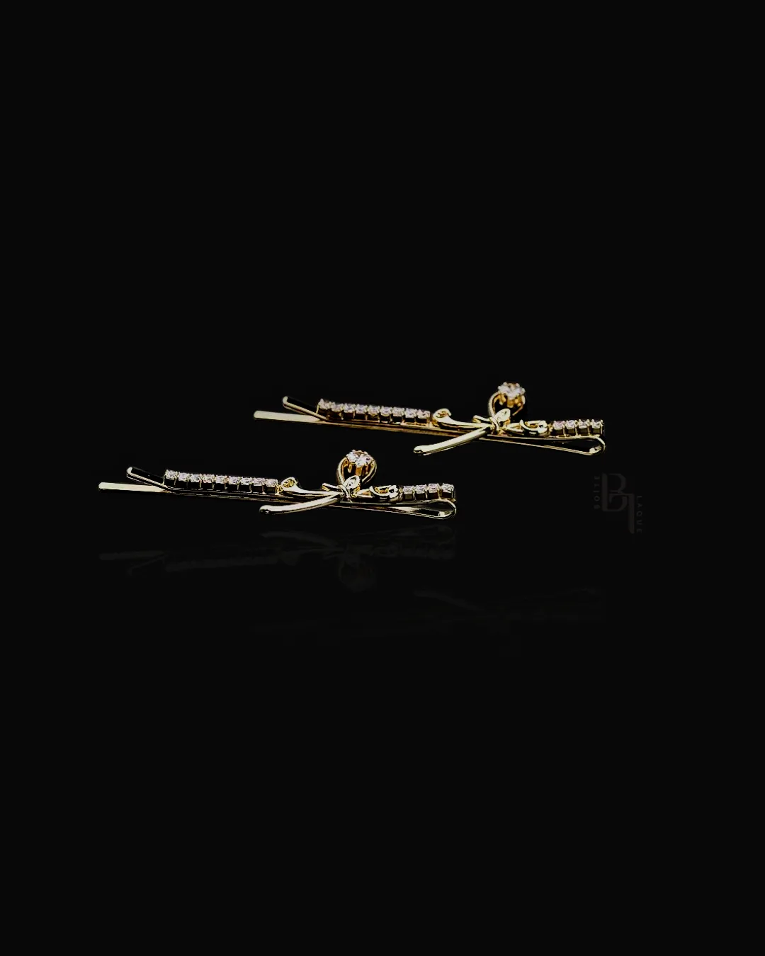 Elegant Knot 14K Gold Crystal Bobby Pin Set